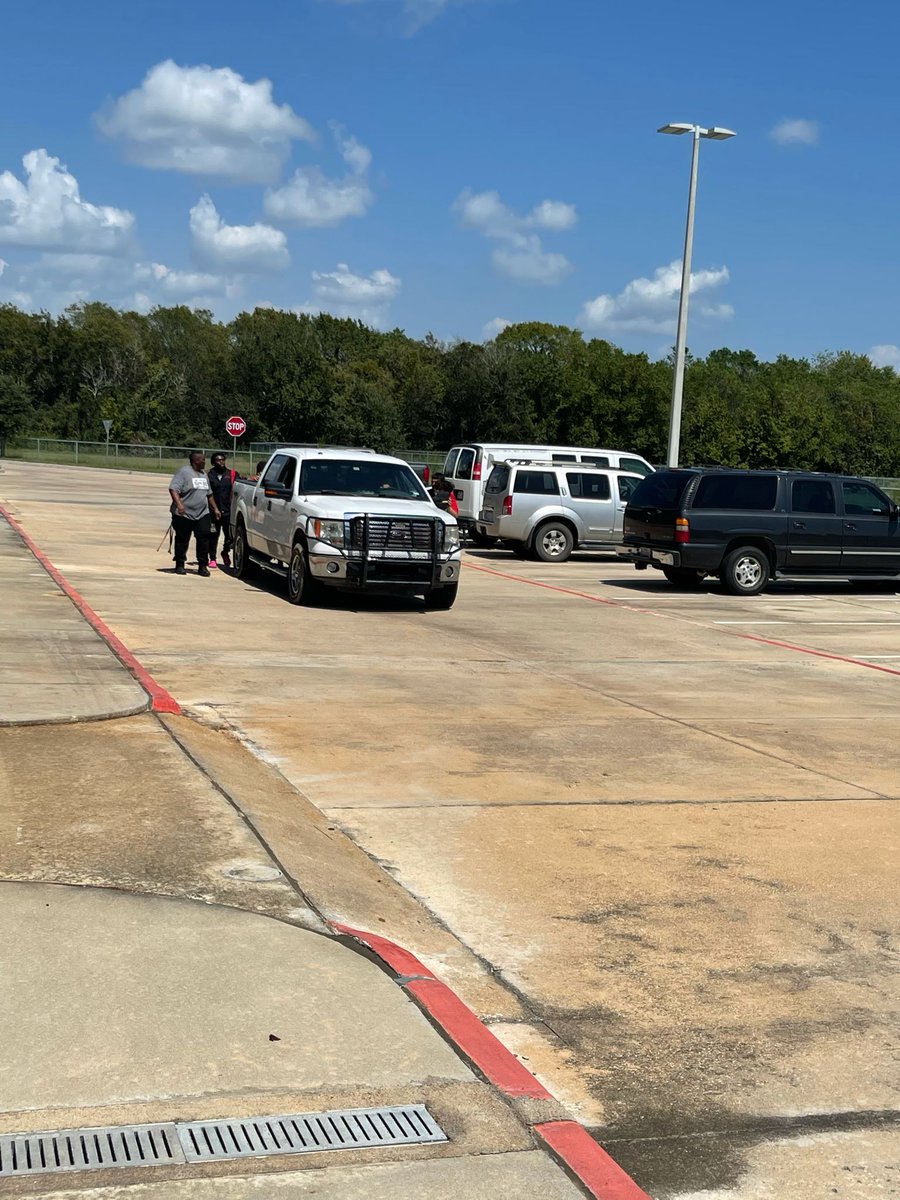 Team-Work makes the dream work, especially with a dead battery! Auto Tech students work together to get this truck around to the shop so they can give a diagnosis. <a href="/AlvinISD/">Alvin ISD</a> #MyAlvinISD