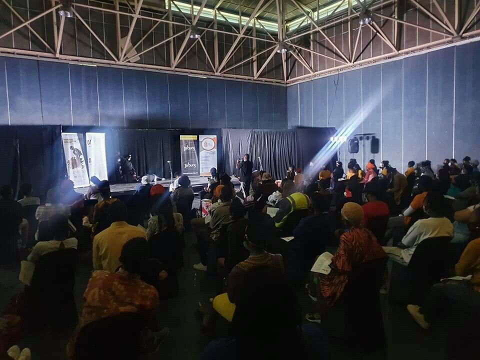 #AlexPoetryFestival celebrating #HeritageDay with generation of poets from all over Johannesburg 🙏💛

#ArtsAlive2021 #ArtsAlive