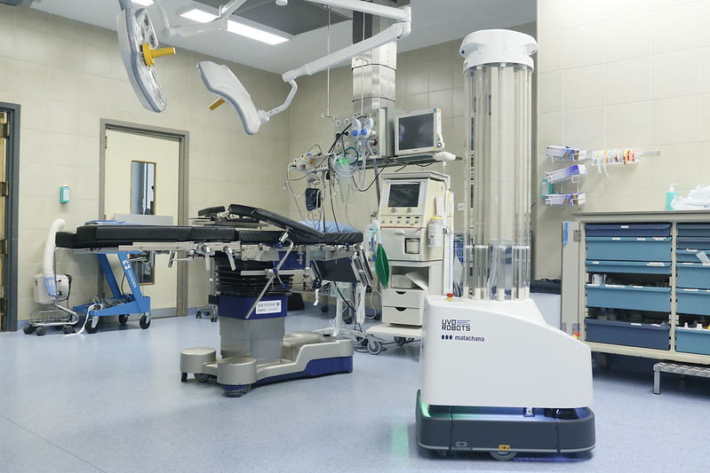 ⚡️ 200 disinfection robots donated to #EU hospitals. This week the hospital @parctauli de Sabadell in Barcelona received the 200th disinfection robot to disinfect patient rooms and help reduce the spread of #COVID19. 🇪🇺 #EUSolidarity in action. More 👉 europa.eu/!gDcMPV