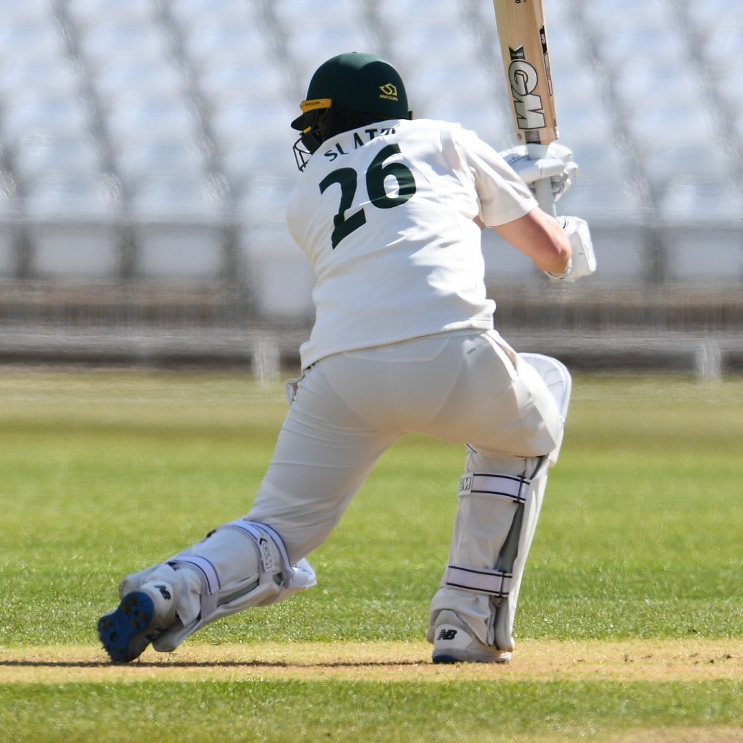 TrentBridge's tweet photo. LUNCH | Notts are 149 for four as lunch arrives, requiring another 25 to win.
Slater bats through the morning unbeaten for 64*, while Moores has 1*.
#NottsvYorks https://t.co/84GIXCRBJA