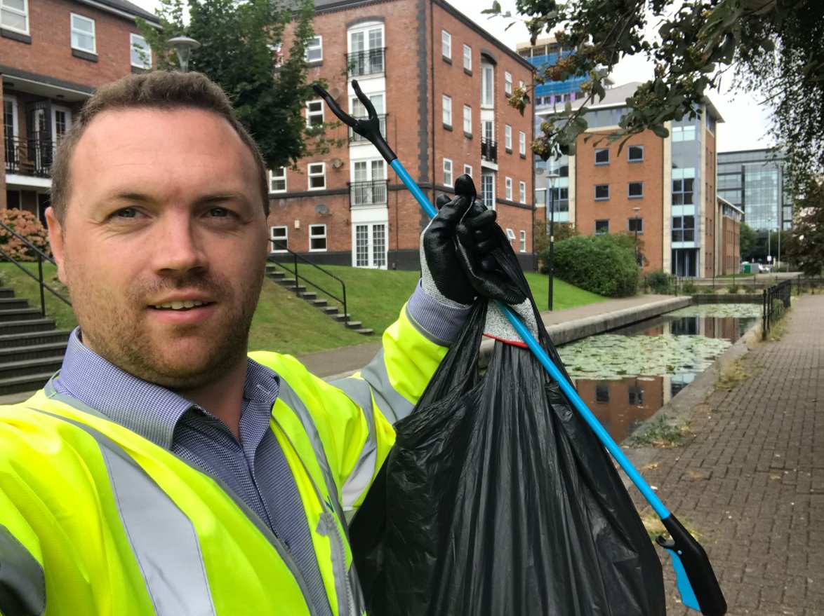 watermanaspen's tweet photo. Our Big Clean Up is getting our colleagues out and about collecting litter from the communities in which they live and work. Brian Harrison collected 2 large bags of litter whist out in #Cardiff, so the #community walkways in his area are now clear! #CSR #waitc #RecycleWeek2021 https://t.co/mcbqIZnJru