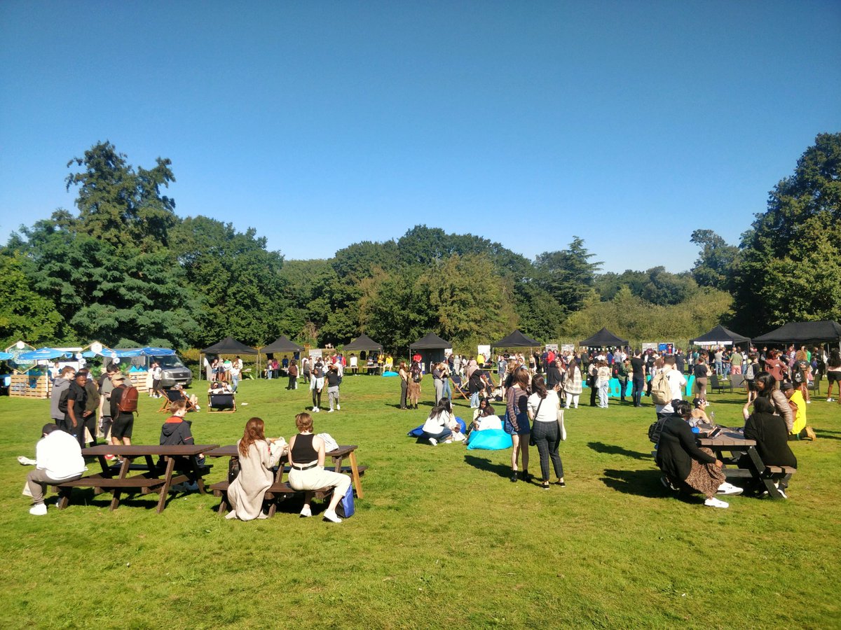 RoehamptonUni's tweet photo. β
Blue sky
β
Societies
β
Sports teams
β
Freebies
Freshers' Fair is in full swing on campus π
#WeAreUR #HelloRoe @RoehamptonSU https://t.co/3cXkmbIpxF