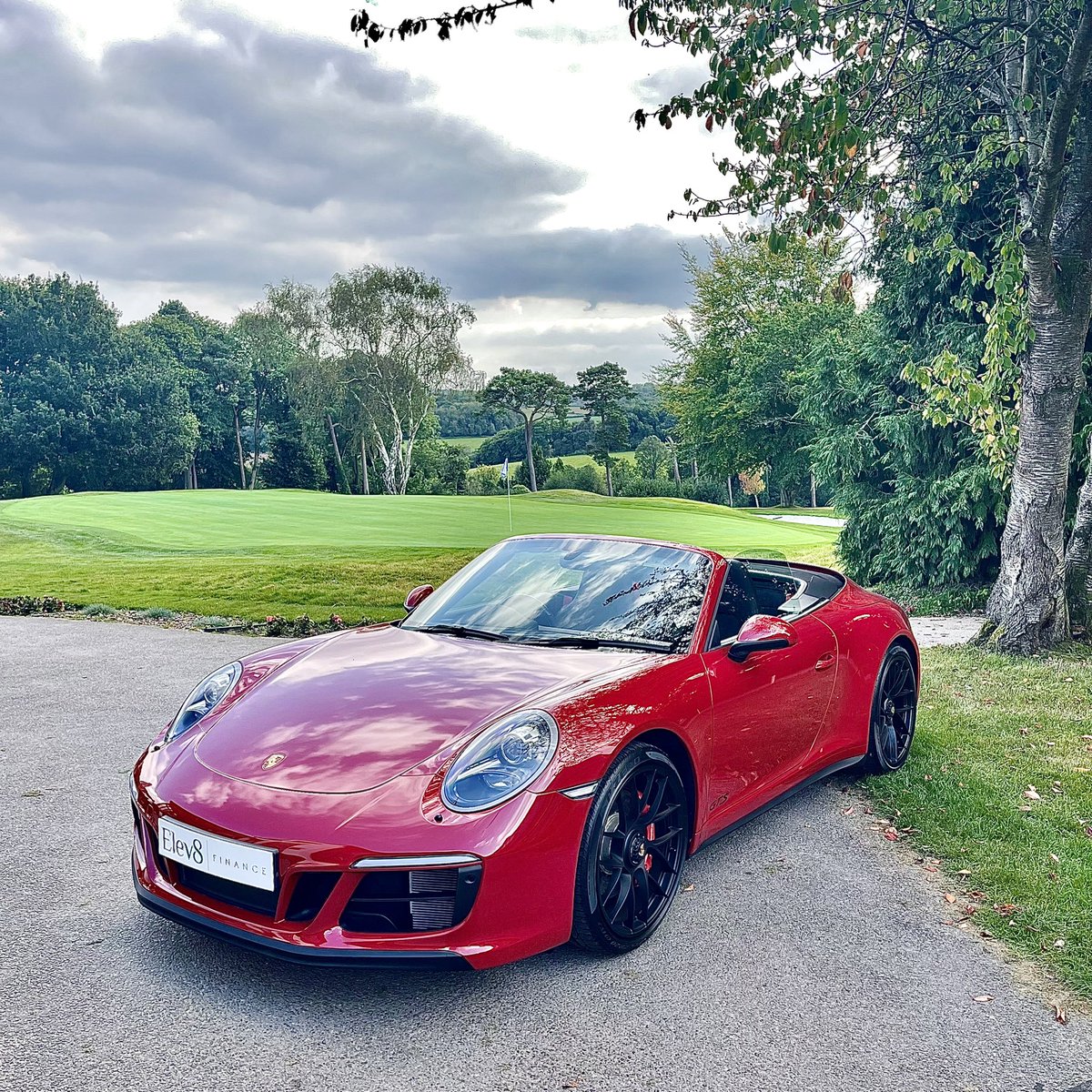 How good does this 911 GTS Cabriolet look in front of the 18th hole <a href="/KingswoodGC/">Kingswood Golf and Country Club</a> ?⛳️ 
Indicative Finance Quote:
Vehicle Cost - £102,950
Deposit - £10,000
48 Monthly Payments - £1,259.30
Final Payment - £50,000
APR - 6.1%
Total Amount Payable - £120,446.40
elev8finance.co.uk/get-a-quote/