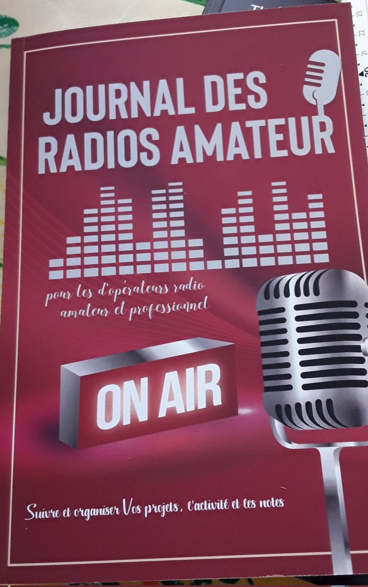 10175F's tweet photo. 👍Carnet de trafic Vendu sur @amazon il existe plusieurs couvertures différentes (cf. : https://t.co/yyrebByj4A ) #Radioamateur #SWL #CB #27MHz #BCL #REFunion #ADRASEC au format livre de poche 15x23cm même taille que la façade de votre #IC705 et profondeur de votre #FT818 73's https://t.co/WC5ZjLOYz8