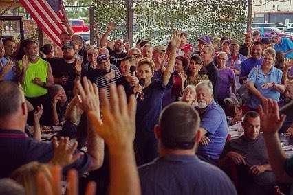 KariLake's tweet photo. What a great time in Tucson! Thank you @GarretLewis and Firetruck Brewing Company. Let’s do it again soon!
#BeerClubForMen https://t.co/UnroySdnO1