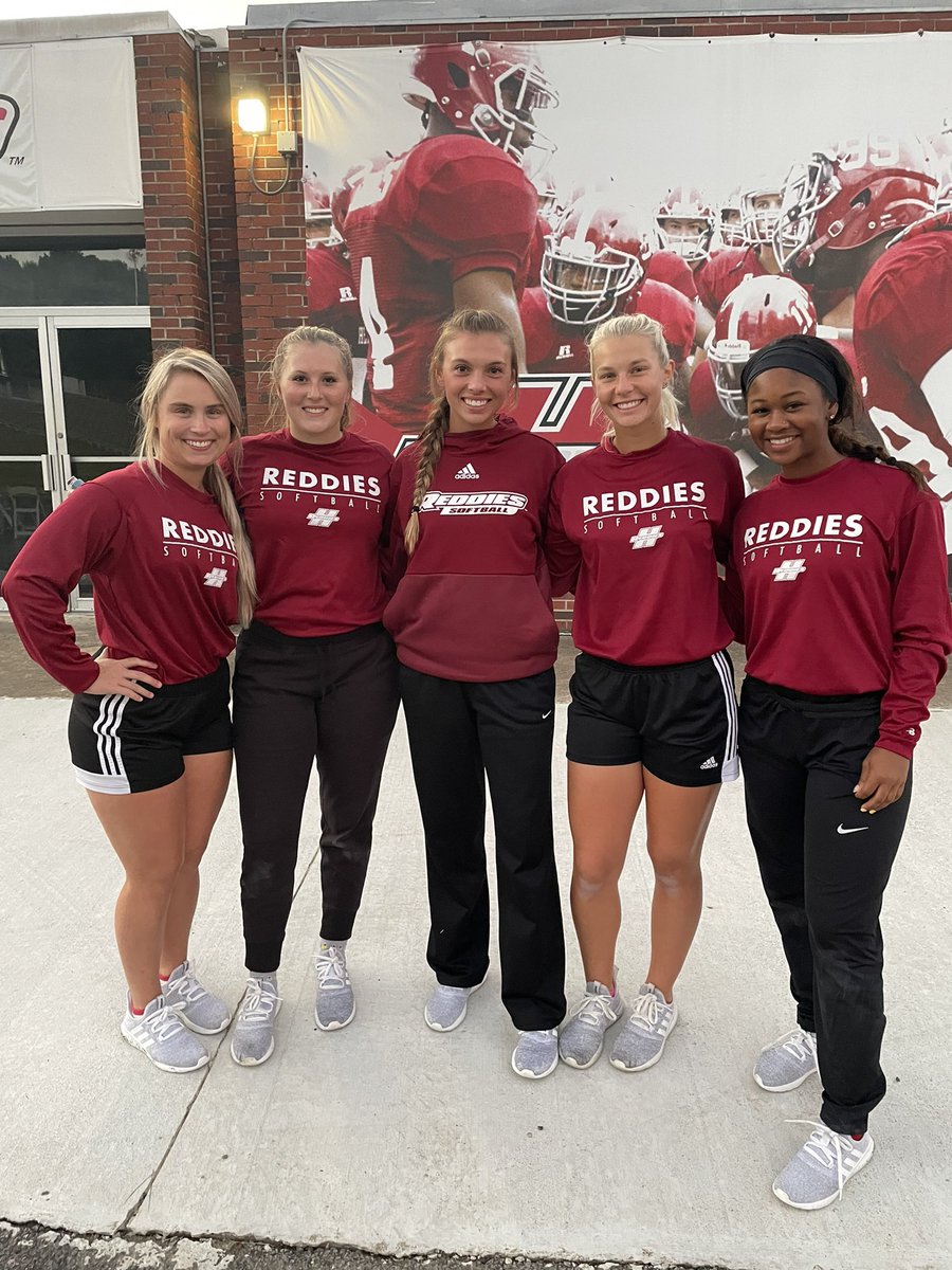 martinez3d's tweet photo. Reddie softball had some competition Friday for breakfast and these girls came to eat! #nomerebeast #itsnotthathard #BeGreat https://t.co/nzjJlwSLgO