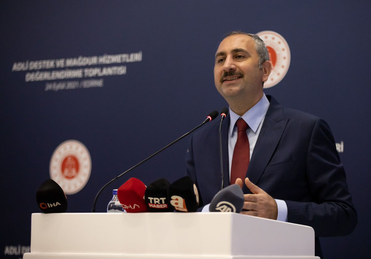 abdulhamitgul's tweet photo. Adliyenin kapısı herkes için adaletin kapısıdır anlayışıyla kurduğumuz Adli Destek ve Mağdur Hizmetleri birimimiz; adliyede mağdurların elinden tutuyor, onların gözü kulağı oluyor. Parolamız, "adliyede yalnız değilsiniz."
 
📍Mağdur Odaklı Adalet Buluşmaları - Edirne https://t.co/UUk77hqi4e