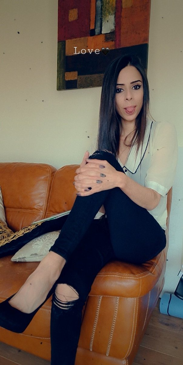 meliemel92's tweet photo. It's finally Friday! Wanna join my fanhouse to make my day?
#smallstreamer
#streamergirl
#contentcreator
#fanhouse
#Burps
#burper
#proburper
https://t.co/IoGgHdUNh3 https://t.co/xF4SJAQcZS