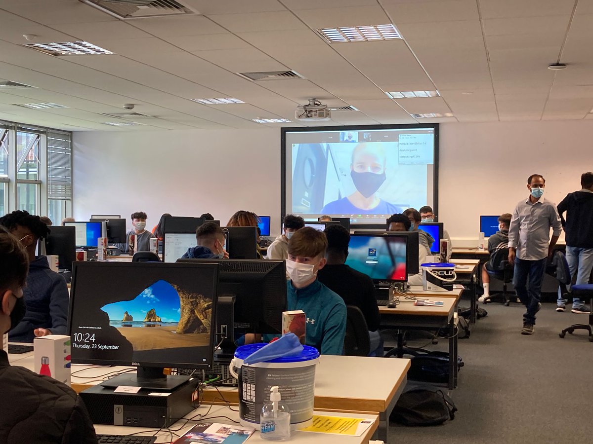 DCUEngineering's tweet image. We were delighted to welcome our new and returning students to the Faculty of Engineering & Computing this week🥳
We hope you enjoyed the week as much as we did and you got a chance to explore our beautiful campus & enjoyed your first week of lectures💻📚
#WeAreDCU #DCUComputing