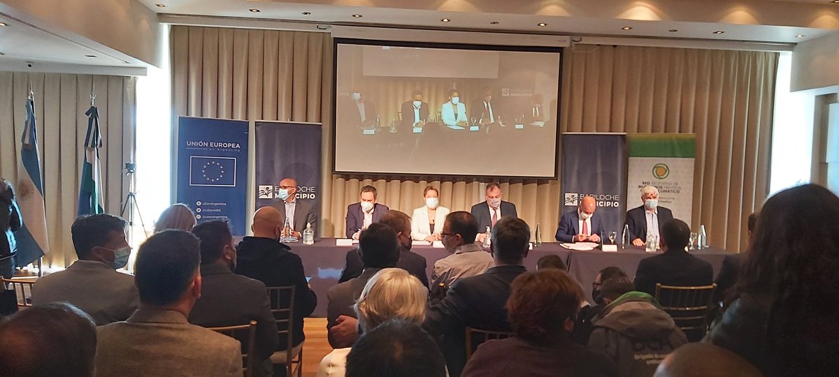 PCbche's tweet photo. #RAMCC Bariloche, reunion de Municipios por el Cambio Climatico. @Robertvalenun @JesssicaBraver @ONUArgentina https://t.co/pnRTpyw12C