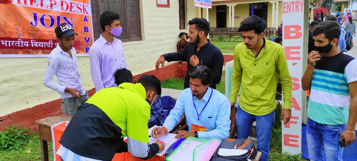 RJRajanjoc's tweet photo. #ABVP_UTTARANCHAL
#ABVP_ALMORA
अखिल भारतीय विद्यार्थी परिषद अल्मोड़ा इकाई द्वारा परिसर में छात्र छात्राओं के मदद के लिए लगातार हेल्प डेस्क लगाया जा रहा है।
नव सत्र में प्रवेश लेने वाले सभी छात्र छात्राओं को बहुत बहुत बधाई व शुभकामनाएं।
@UttaranchalAbvp @PradeepSinghHR https://t.co/ugeIlPrvJq