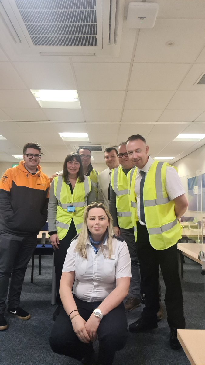 kayleighhind90's tweet photo. Another great week for Induction! Test passes for Theory and Hazard! Well done guys!
.
#training #gnecannydrivers #gneacadamy #testpasses #motherhen https://t.co/TqM8NTOzwy