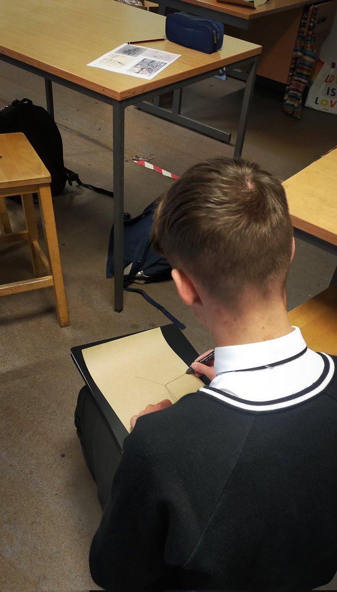 DBPrendergast's tweet image. I was pleased that my Year 12 realised I hadn't really wanted them to stay on their seats to make their drawings! The world is always more interesting sat on the floor, isn't it 🤔❤️ #teachart #drawing
