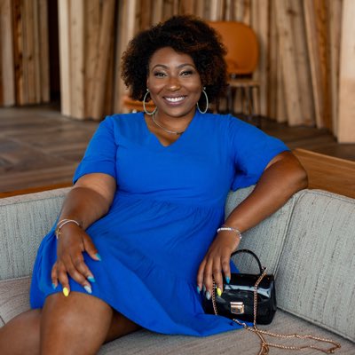 JanielaRussell's tweet photo. #NewProfilePic https://t.co/h39ho4XlFu