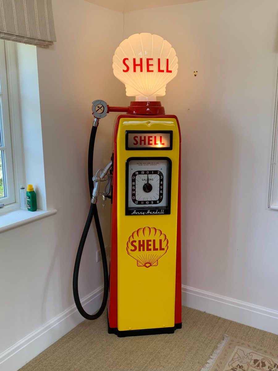 UKREST0RATI0N's tweet photo. UK Restoration’s latest fully restored Avery Hardoll Petrol Pump with full internals in Shell Livery.

#vintage #vintageshell #Shell #averyhardoll #restoration #petroliana #restorationproject #restore #petrolpumprestoration #vintagepetrolpumprestoration #automobilia #petrolpump https://t.co/ZVFNdppUvi