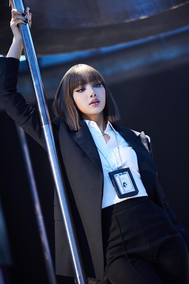BLACKPINK_LISA tweet picture
