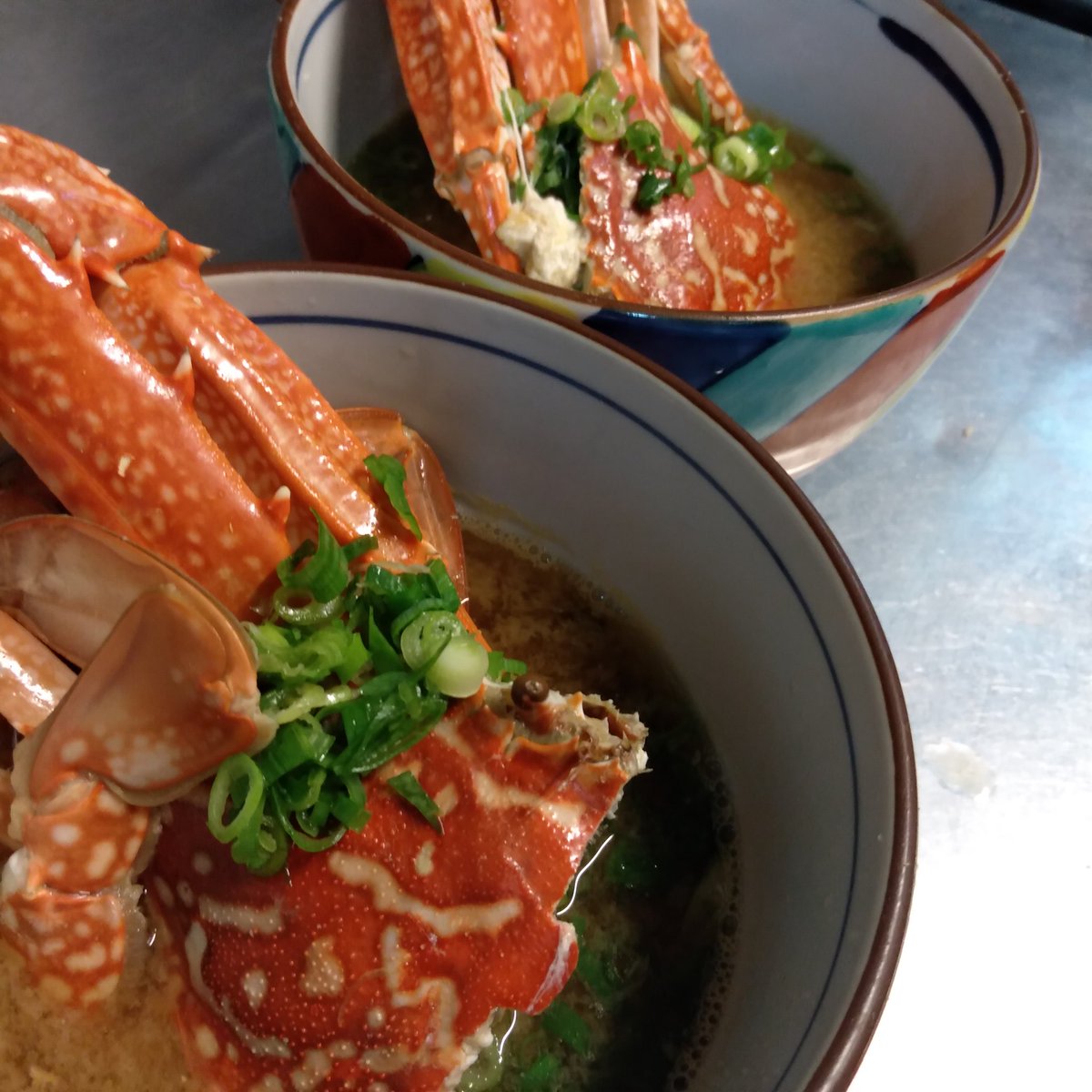 酒舟寿司 10 8福井県敦賀港仕入れ 本日9 24福井県敦賀 つるが 港で仕入れ完了 久しぶりに登場 ガザミ ワタリガニ系 のみそ汁 たまたま1つだけあったので 美味しそうなミソがギッシリでした 大当たり こういうのがあるから敦賀行きはやめ