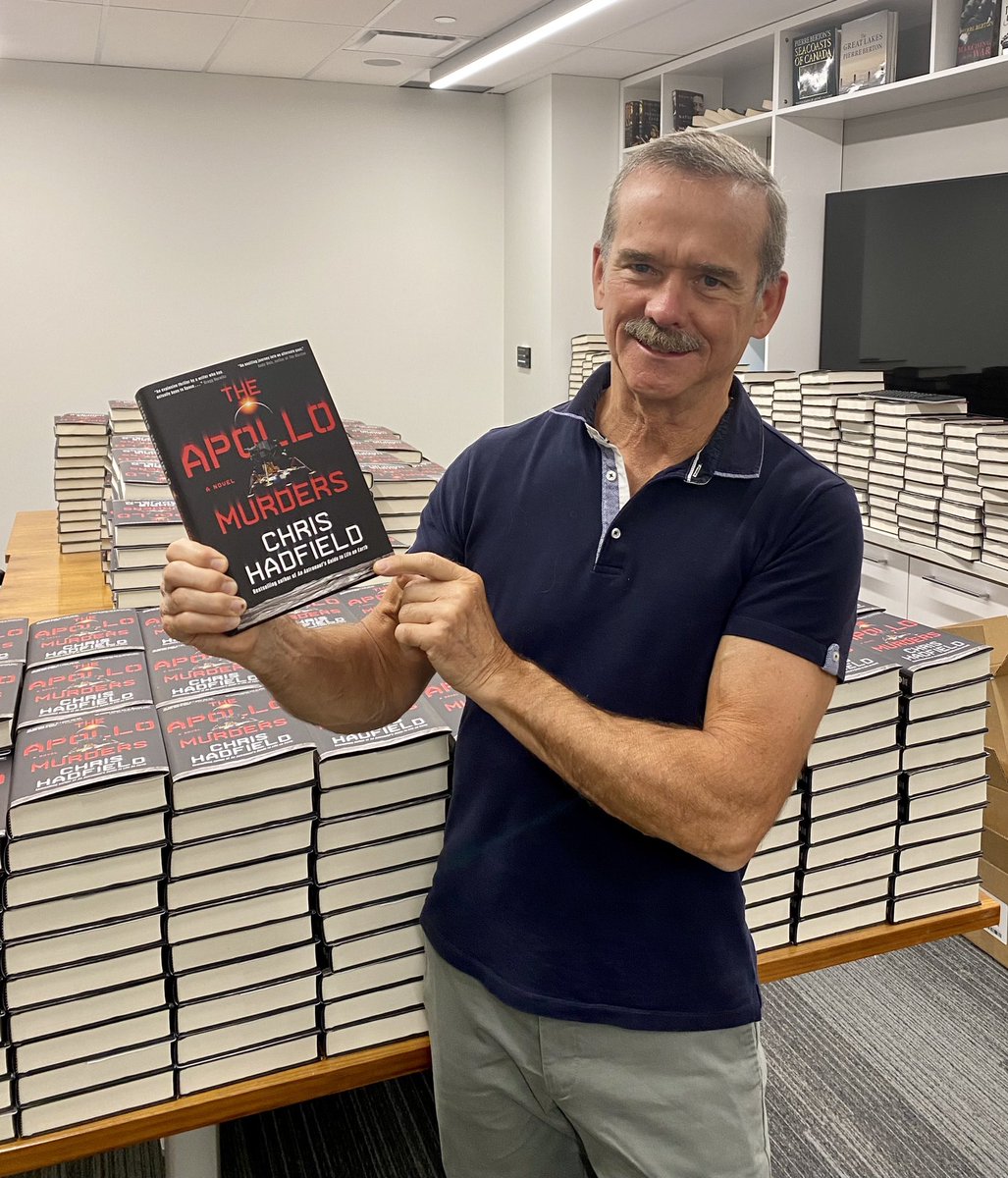 The very first hardcover!!!! Now I have a few to sign …
#TheApolloMurders