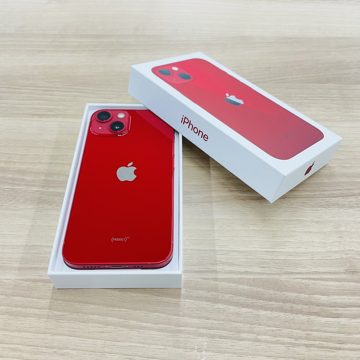 mako_yukinari's tweet photo. Pro Maxシリーズは重くて二の腕がバキになり、親指がちぎれるほどつるだけで自分の場合、恩恵は少ないと気づきました。

今回からはノーマルサイズです。

赤は正直、イキりすぎたので届いた瞬間から反省しています。 https://t.co/Vt9aOZpclO