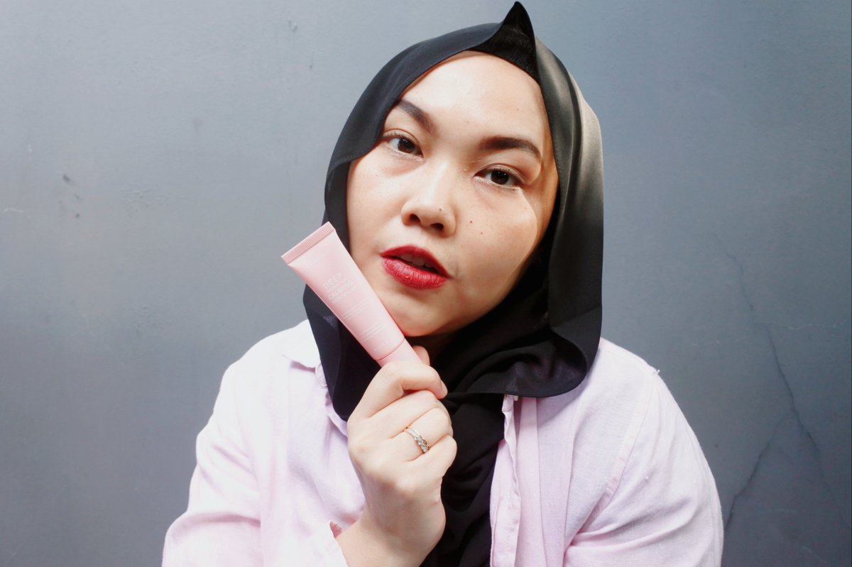 deamutiaraaa's tweet photo. Wajib banget cobain produk Elsheskin Deep Hydration Calming Moisturizer, bikin kulit wajah auto lembab, sehat, dan glowing. Sukaaaaa banget deh!🖤 https://t.co/0HMiJdKSD6