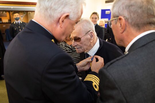 100 Year-old Flt Lt Ernie Holmes cuts the tape in the renaming of ESUAS HQ ‘The Ernie Holmes Building’ at Leuchars on Weds 22 Sep 21 and receives the Dutch Liberators’ Thank You medal. Well done all! Per Ardua ad Astra.
#rafveterans
#esuas
#raf
#universityairsquadrons