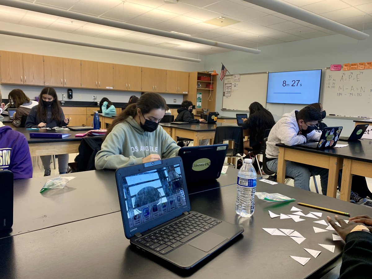 Ms. Haden’s class is kicking off Fun Friday with atomic puzzles 🧩! <a href="/MpMiddle/">Manassas Park Middle School</a> @MPHadenScience