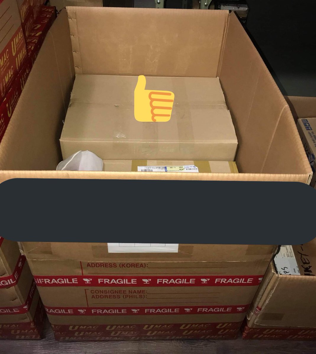 OksiMerch's tweet photo. **update

Enhypen border: Transient and hybe photo tickets already arrived sa aming Korean address. 

Meron pa akong isang box na inaantay para mapuno na po ang box. Eto po ang current situation ng box sa Kr Add: https://t.co/C70oOkaSlU