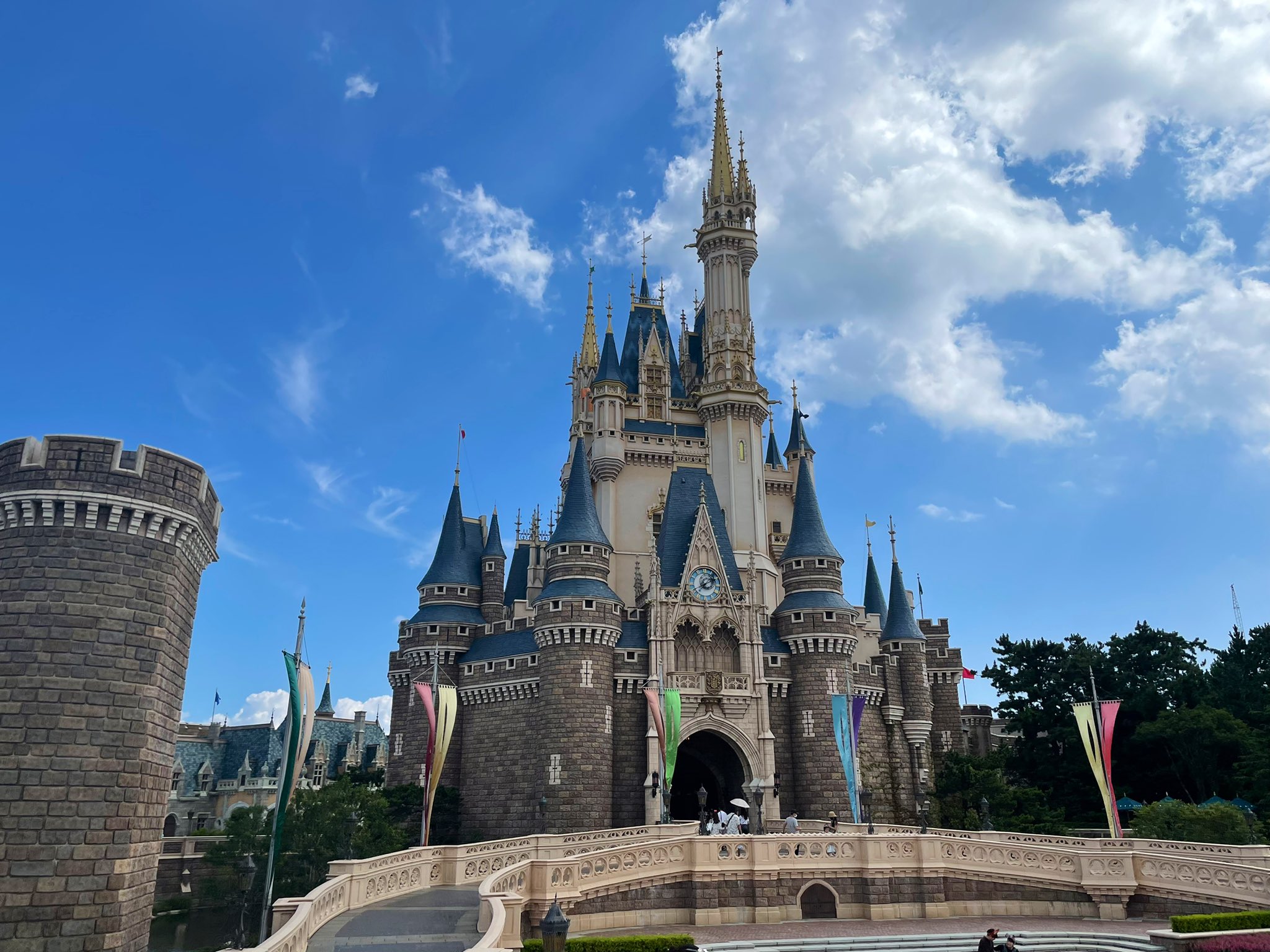 シュウ チケット値上げに対して もう行かない とはならず 仕事orバイト頑張ろう 節約しなきゃ となるたくましい ディズニーファンの皆さん 僕を含む にたくさんの幸せとお金が訪れるよう願ってますほんとに T Co Ffvpqe1s Twitter シュウ チケット値上げに対して もう行かない とはならず 仕事orバイト頑張ろう 節約しなきゃ となるたくましい ディズニーファンの皆さん 僕を含む にたくさんの幸せとお金が訪れるよう願ってますほんとに T Co Ffvpqe1s Twitter