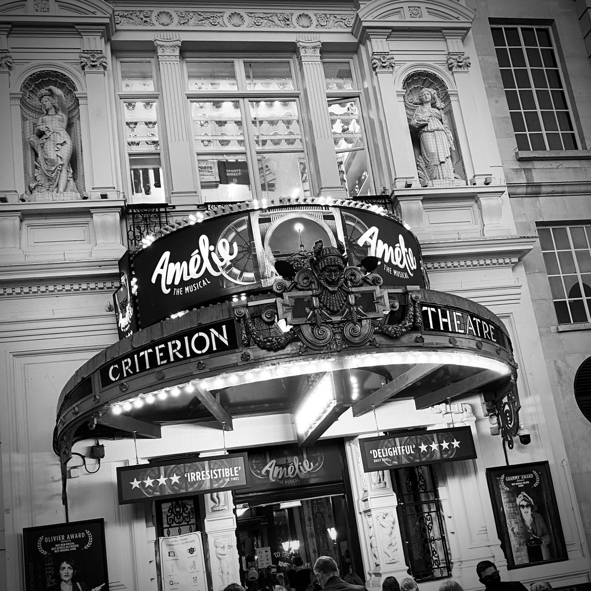 tomandhistaps's tweet photo. Fantastic return viewing to see @AmelieMusicalUK last night. What a joyous production and outstanding cast of actor muso’s feat. the marvellous @SMorganGrahame @sionedsaunders @MatJHinchliffe  amongst all. Congrats to everyone involved and have a smashing last few days! https://t.co/n09ehkP61N
