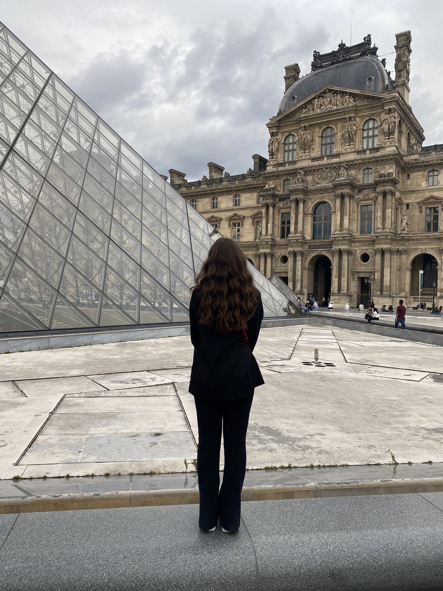 nadiaelroz's tweet photo. Paris https://t.co/jt6k2ERGk7