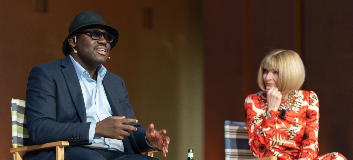 vogue_italia's tweet photo. Ieri in Università Bocconi, Anna Wintour ed Edward Enninful hanno raccontato il futuro dell'editoria  https://t.co/JIr5KgPkgK https://t.co/Yx5TXcYNvP