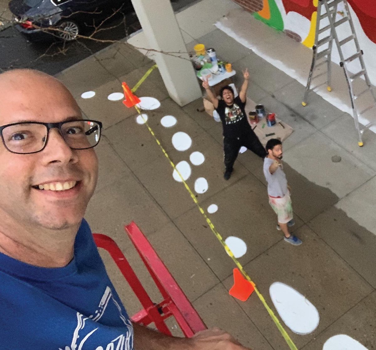 Franklinmarval's tweet photo. The Positive wave mural 
Vibrant and inspired by people.
Inspired by the people who make the learning process possible the staff, the educators, all those who work together to uplift students everyday
Many thanks toThe Charlestown High forthis opportunity and for the work they do https://t.co/59dDqt3TXH