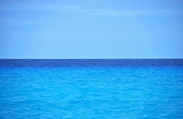 GerrardRangga's tweet photo. Day 16 Something my favourite color

This picture of blue sky and ocean is refreshing

#aphotoadayproject
@miss_suntea https://t.co/y27lZoCjvh