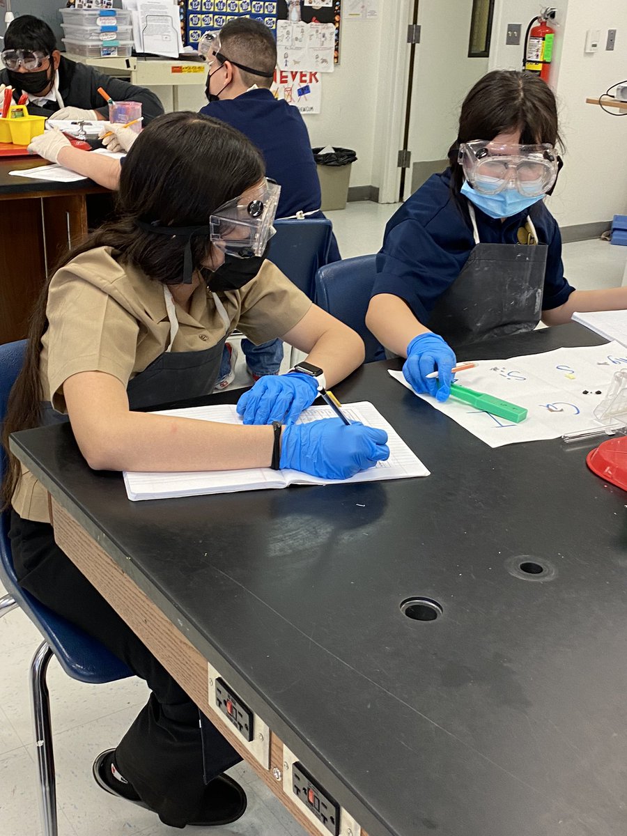 SandraSbonilla's tweet photo. FMS 8th graders getting it done! #thetableofelements #metals #nonmetals #metalloids #splashgoggles #labcoats #gloves #safetyfirst @Fabens_Middle @MMontes_FMS @Whiskers_FMS https://t.co/dd1wH6C4Z6