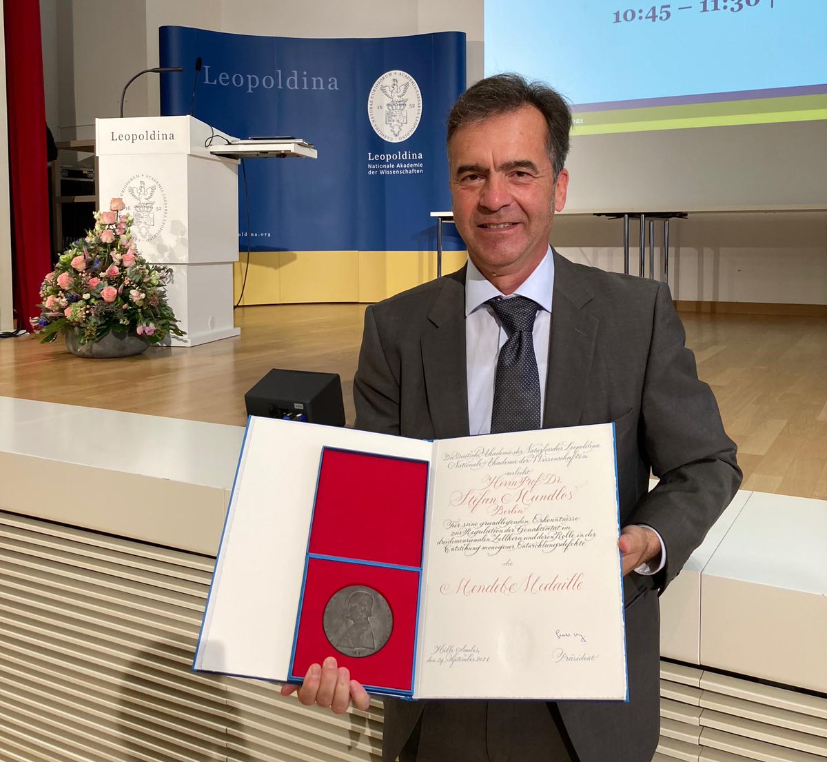 Stefan Mundlos tweet media