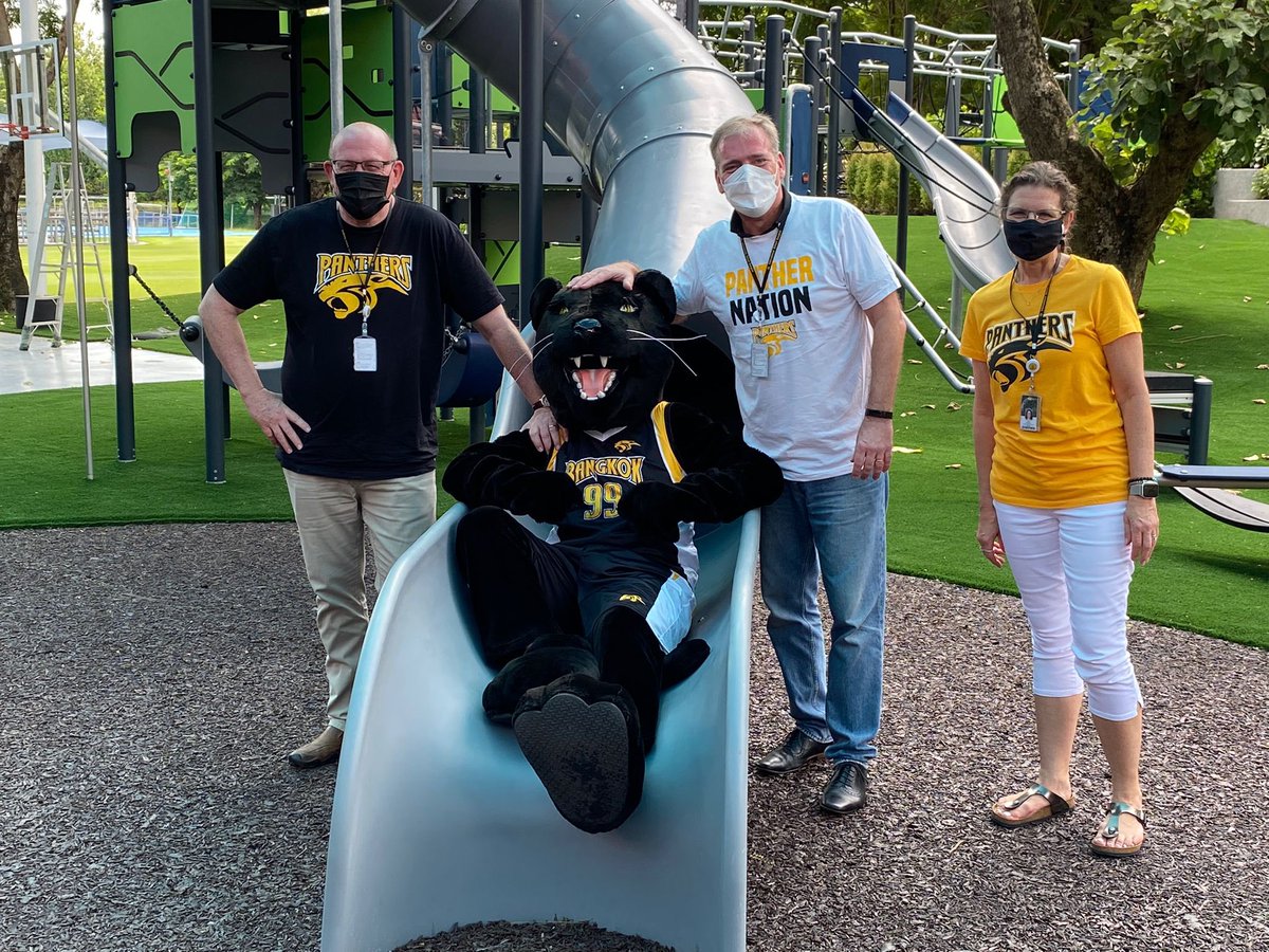 PANTHER PRIDE ON CAMPUS ! Guess who … spirit or shadow? 💛🖤💛