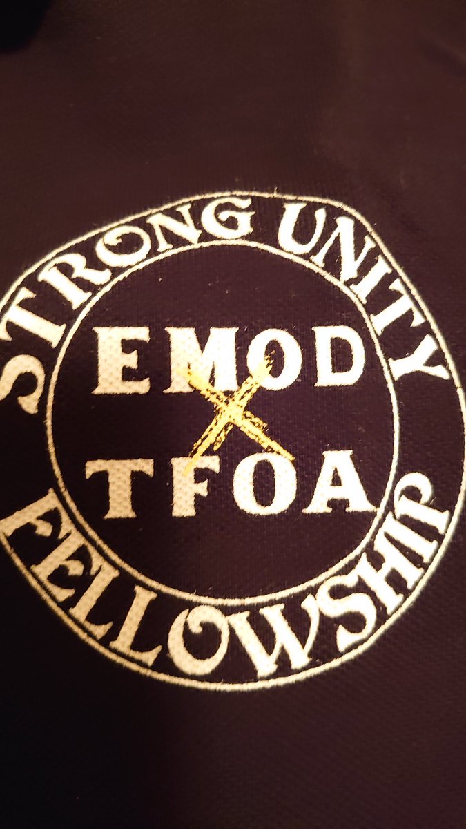 V3HCa5b1OTGURps's tweet image. #EMOD
#武装戦線 

確か連載当時に買った同盟ポロシャツ。
風通し良くて着心地も良い。
黒なので日差しがキツい時に着用すると自滅するけどな。