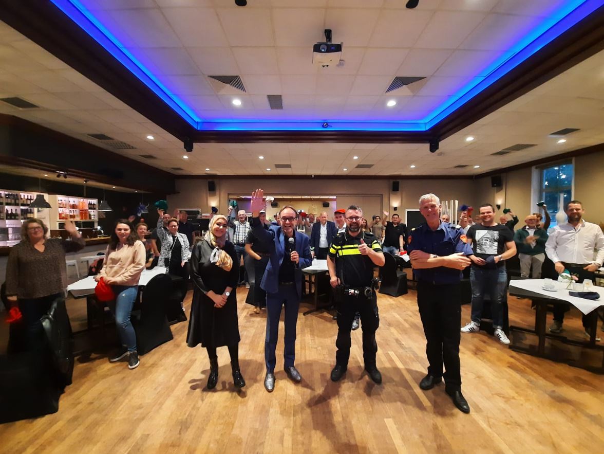 Op 20 september heeft de Veilig Ondernemen Avond plaatsgevonden in #Kampen. Georganiseerd door de #Keurmerk #Veilig #Ondernemen werkgroepen en <a href="/KampenPartners/">Kampen Partners</a>. Centraal stonden diverse veiligheidsthema’s: van #brandweertips tot #cybercrime.
Lees meer-> bit.ly/3lTSLcP