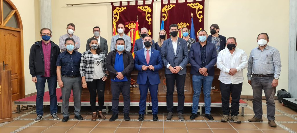 👥Alcaldes/esses El Salvador finalitzen a Vila-real visita de treball C. Valenciana

🤝Han estat rebuts per Alcalde <a href="/J_Benlloch/">Alcalde Benlloch</a> i Reg Serveis Socials i Pres Fons <a href="/alvaroescla/">Alvaro Escorihuela Claramonte</a>

👉🏼A més, han rebut ponència polítiques bon govern i compartit experiències amb representats tots partits