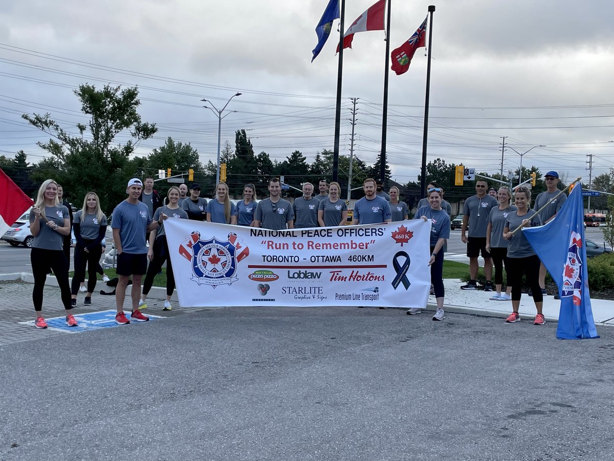 PeelPolice's tweet photo. Today in the @regionofpeel we are running to remember fallen officers. 

We want to pay tribute to those who bravely gave their lives. #RunToRemember 
 @460km
#HeroesInLife 
#NPOMR https://t.co/YRIuO5PesW