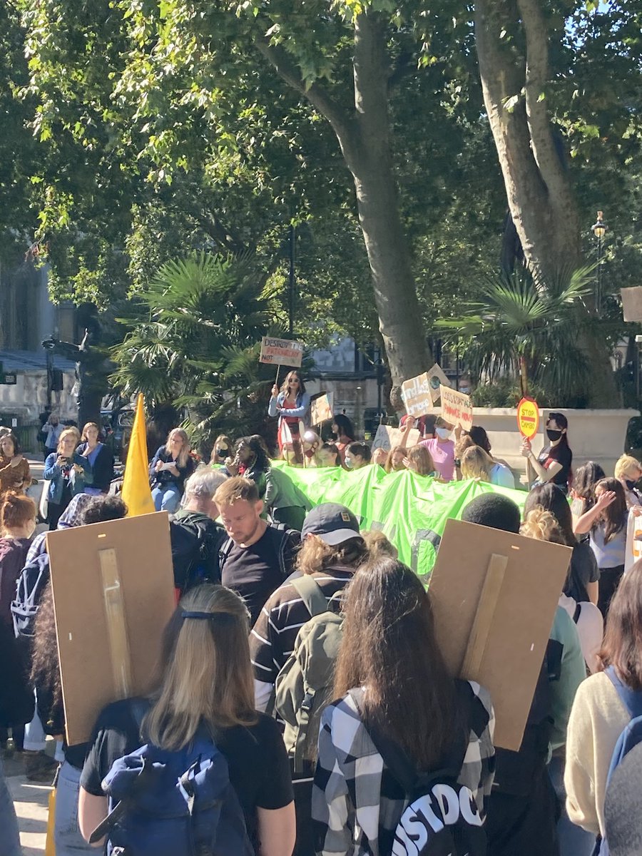 bobby_jewell's tweet photo. Fantastic climate march this morning with @ArchitectsCAN @archdeclare for @Fridays4future. @KatAScott winning best sign award for Ground source pumps/ Fergie reference https://t.co/FWzOqDdW6n