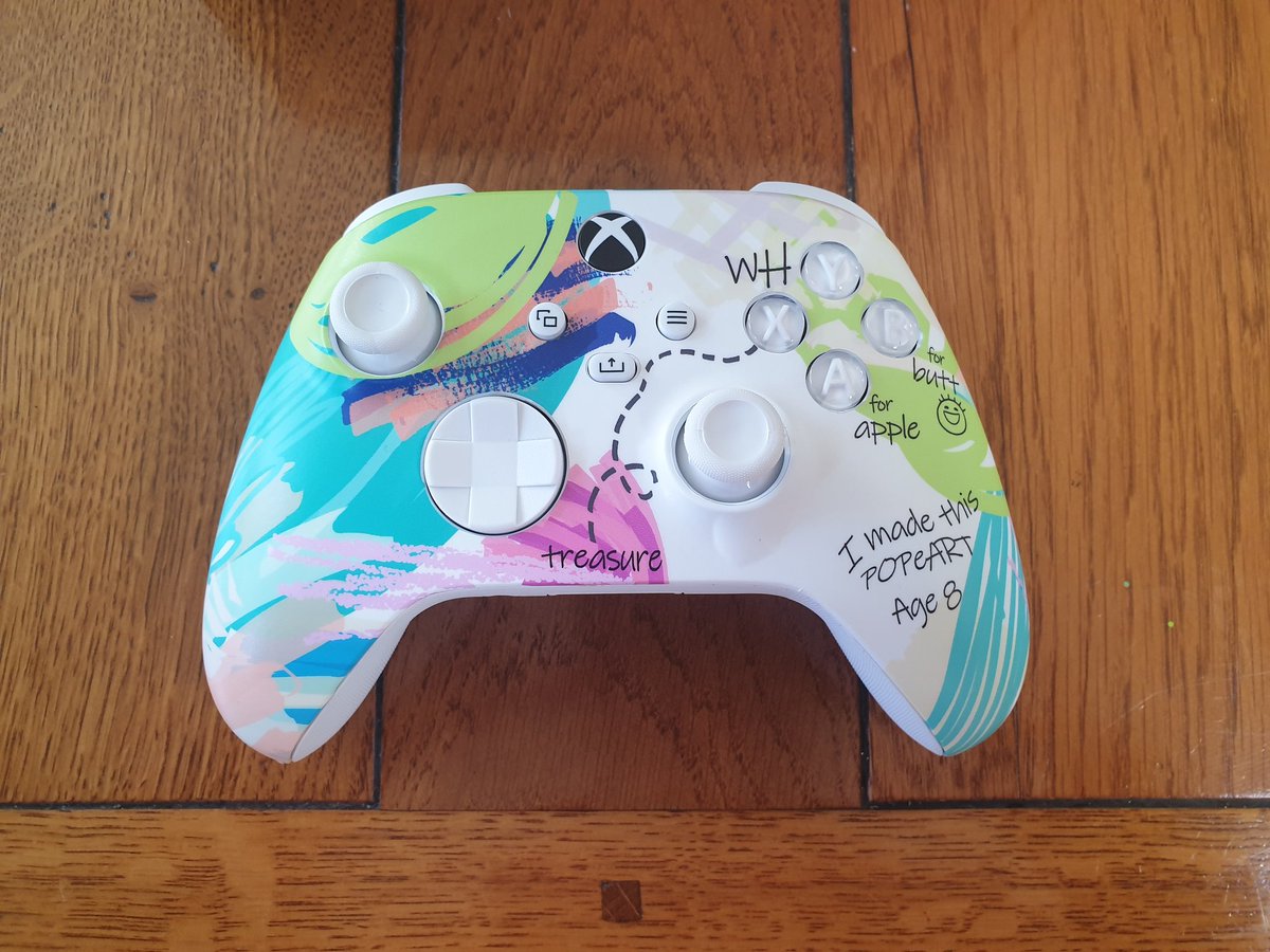 KnavishCrayfish's tweet photo. Got a lovely surprise in the post this morning! Thank you very much to the team at @treznstore for the excellent #XboxSeriesX controller done up in the amazing work of @POPeART_!🙏👏

My #ControllerCollection continues to grow!💜🎮🖌 https://t.co/d8GRxhkegA