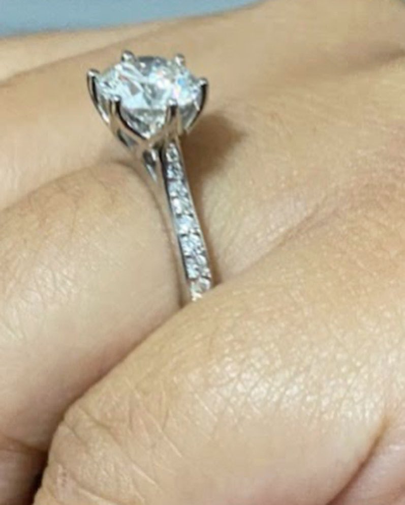 TheClassicGem's tweet photo. Love is in the air 💕 https://t.co/QHurEgRzck
