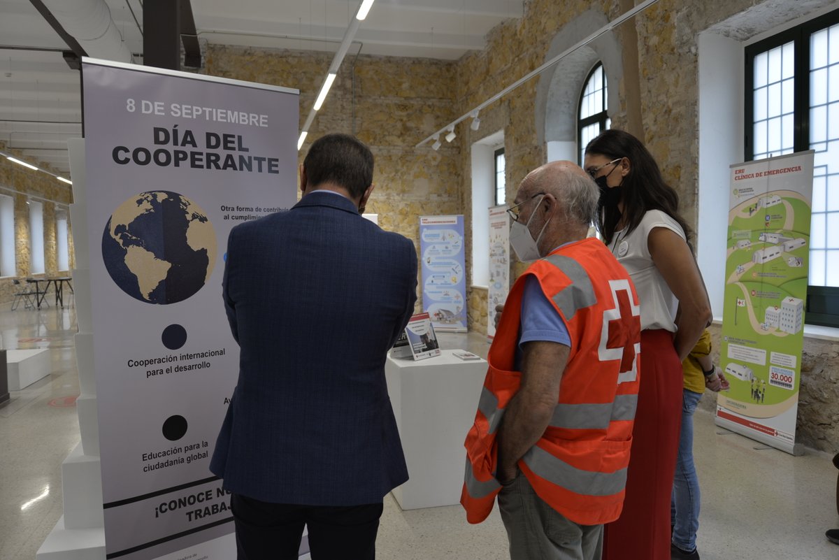 CONGDRMurcia's tweet photo. Esta mañana se ha inaugurado una exposición de @CruzRojaMurcia sobre su trabajo y recursos en situaciones de Emergencias Internacionales y Ayuda Humanitaria.

ℹ️ Se podrá visitar hasta el 1 de octubre en el Pabellón 1 del Cuartel de Artillería.

#CooperaRMurcia 🔝🌎 https://t.co/nDTefAXhUT