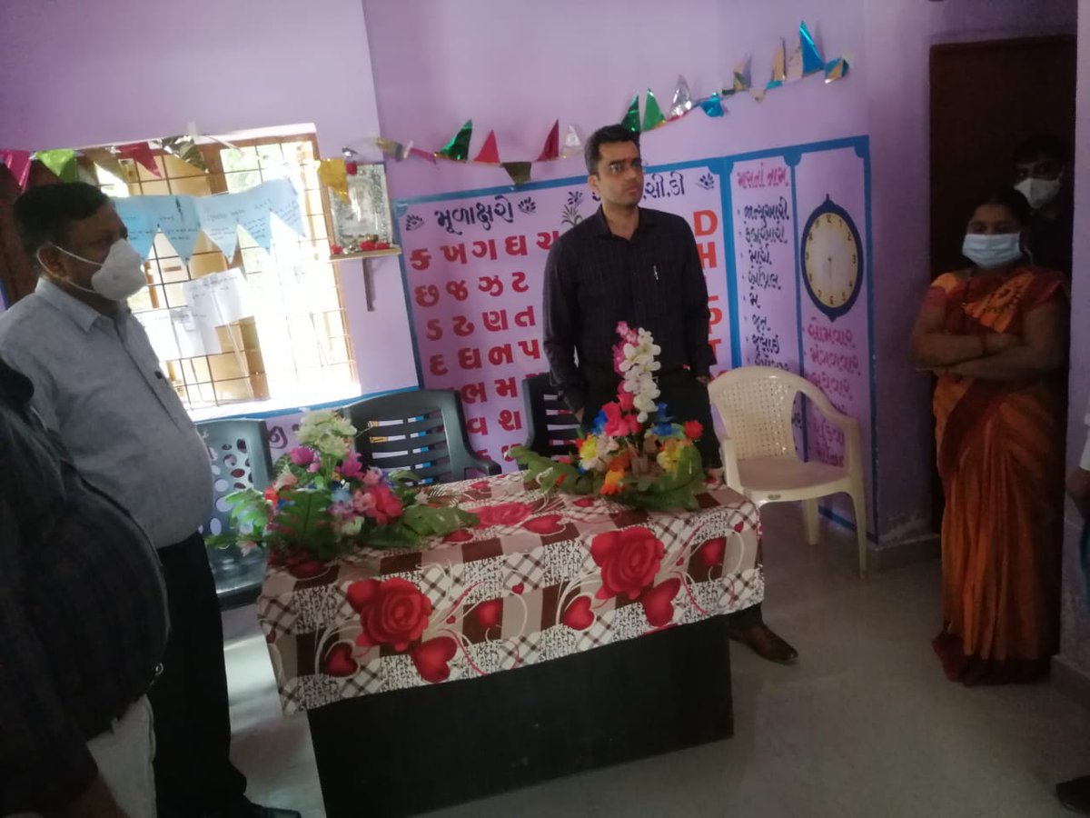 SBMG_BHARUCH's tweet photo. મોરિયાના ગામે મનરેગા હેઠળ બનનાવામાં આવેલ આંગણવાડી તથા પ્રાથમિક આરોગ્ય કેન્દ્રની મુલાકાત https://t.co/yigsyz6NTp