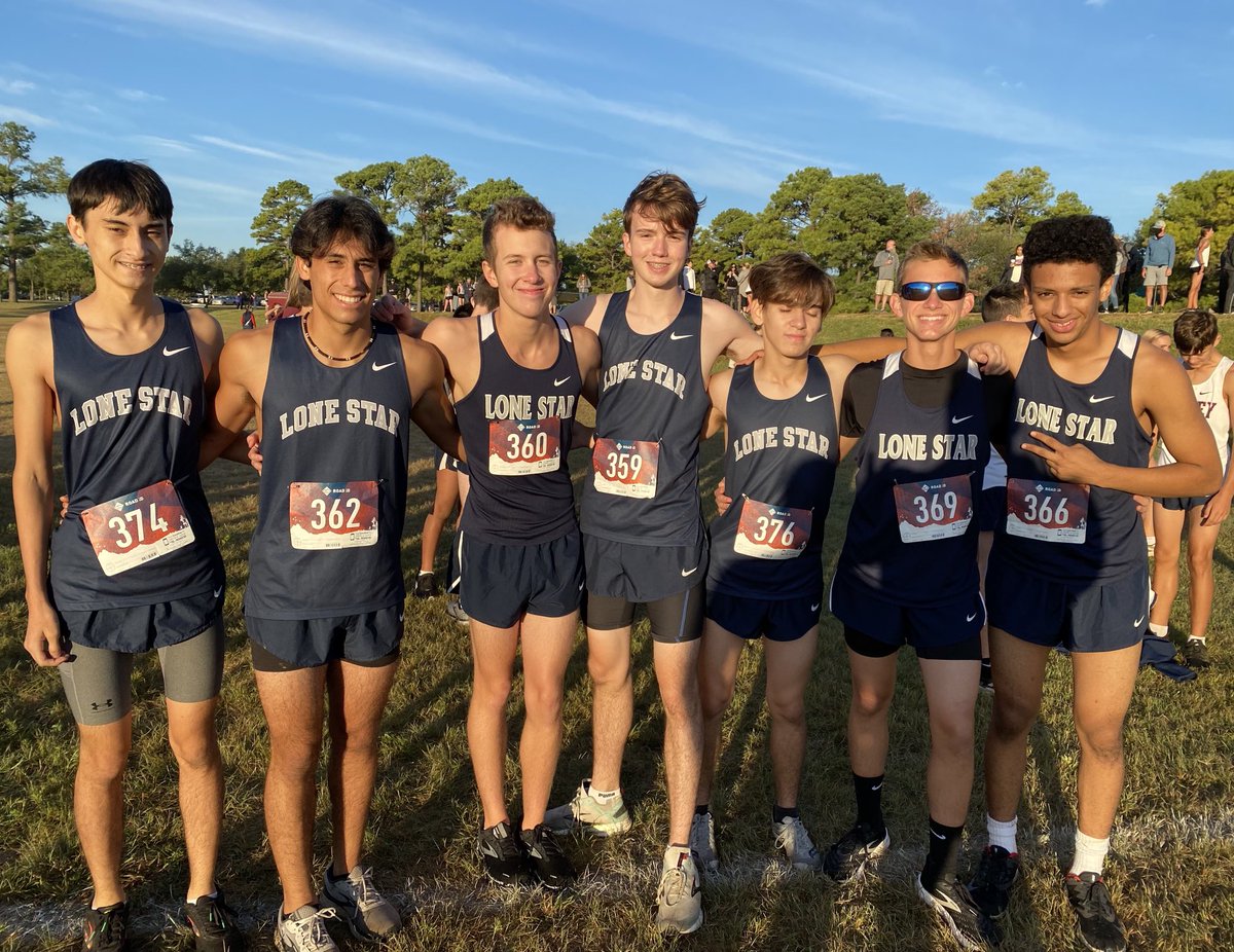lone_xc's tweet photo. Running Rangers at the start line!  Little D Invitational. https://t.co/ebs9nJ5Rnq