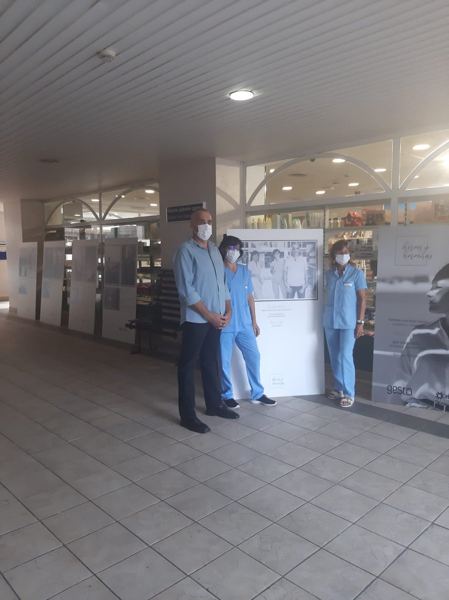 proyectoGESTO's tweet photo. 🦸🔴Nekane Barrenechea y Olga Naveran, enfermeras #estomaterapeutas y miembros de #ProyectoGESTO, inauguran la exposición itinerante #HéroesyHeroínas en el Hospital de Galdakao-Usansolo.
#Humanizandolaostomía https://t.co/4b1rXsJBzK