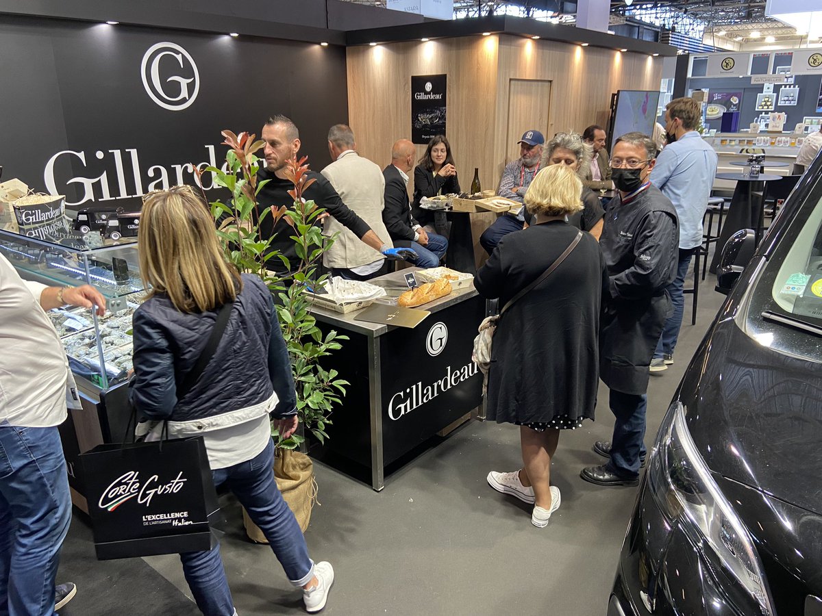 cpme94's tweet photo. Quel plaisir d’accompagner nos adhérents sur le @sirha_lyon ! Enfin, le retour des salons et du lien social 🙏 @VGillardeau @larochemin @DurachtaS #DemarneFreres @ProdalRungis @tripierdefrance @blampinfruits https://t.co/CoZnu3G932