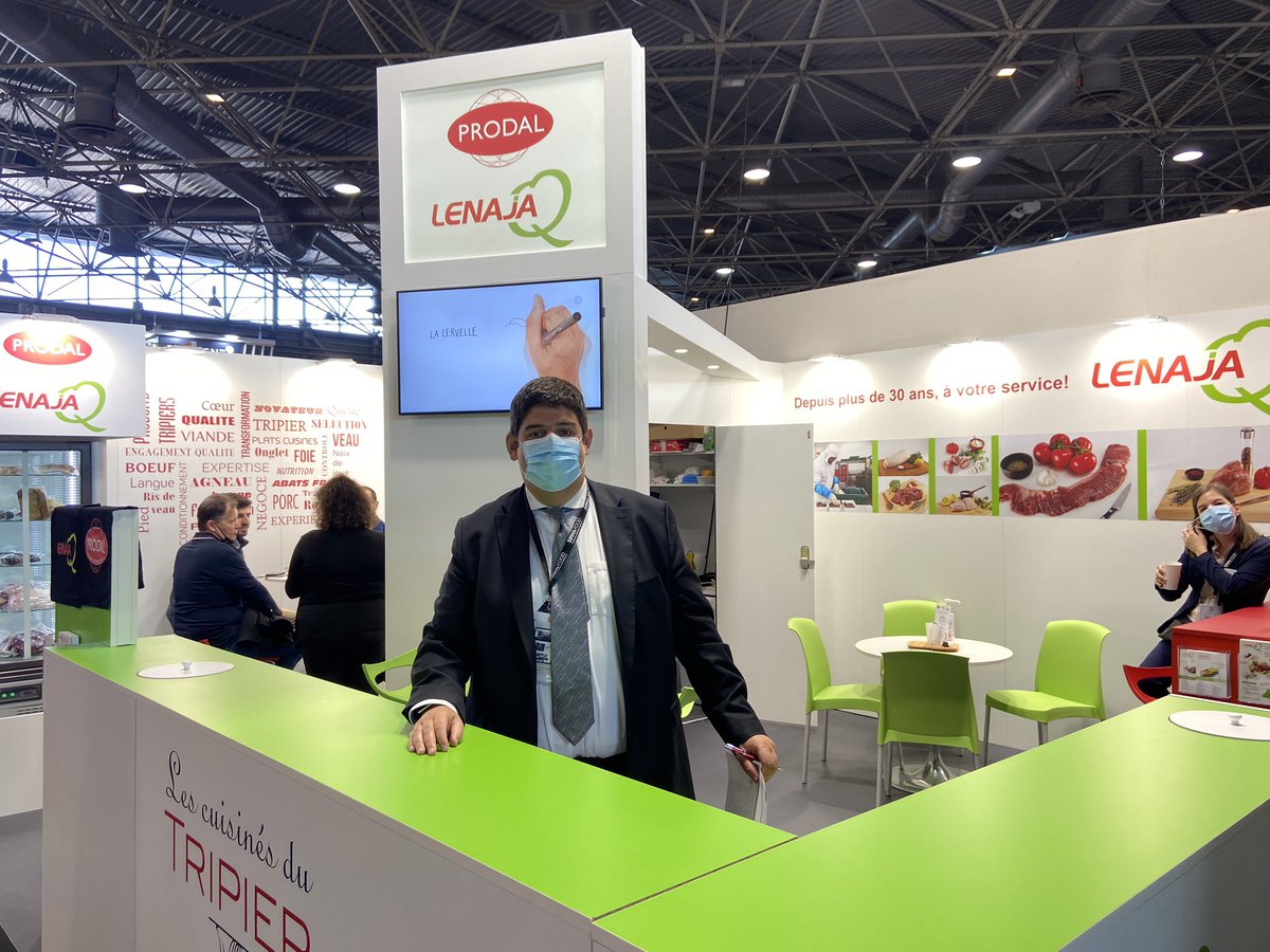 cpme94's tweet photo. Quel plaisir d’accompagner nos adhérents sur le @sirha_lyon ! Enfin, le retour des salons et du lien social 🙏 @VGillardeau @larochemin @DurachtaS #DemarneFreres @ProdalRungis @tripierdefrance @blampinfruits https://t.co/CoZnu3G932