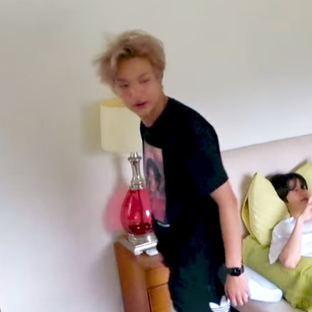 โดนโทรปลุกให้ลงไปรับพัสดุ